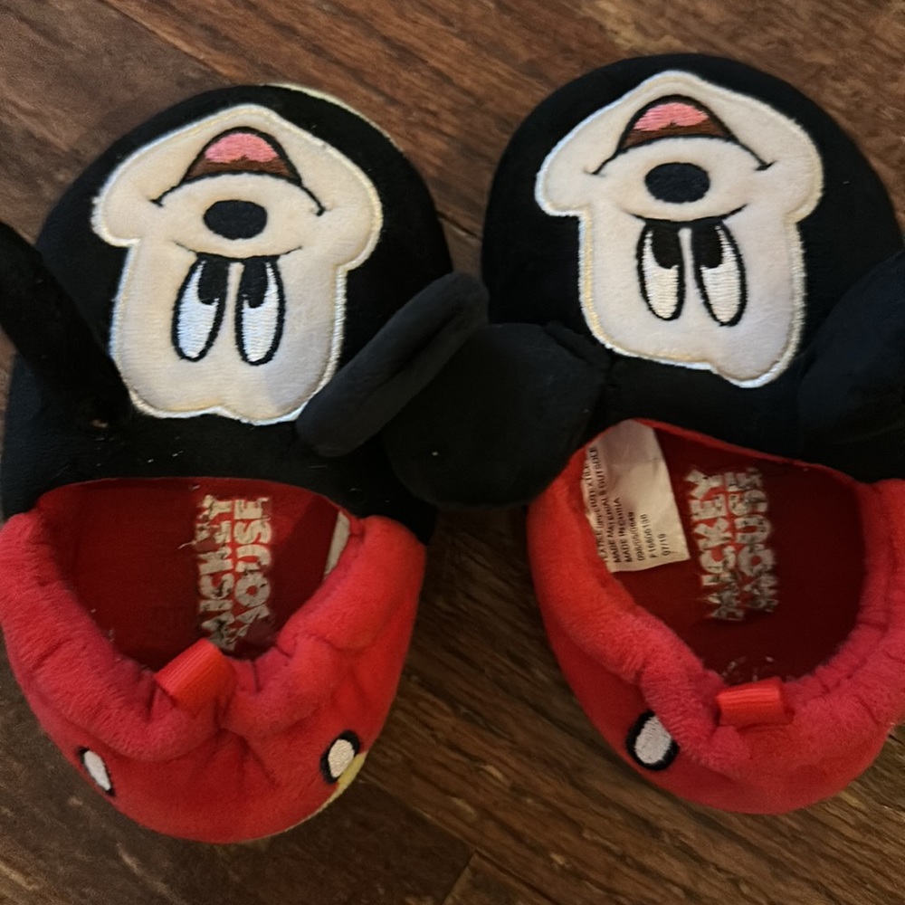 Mickey Slippers - Picture 3 of 3